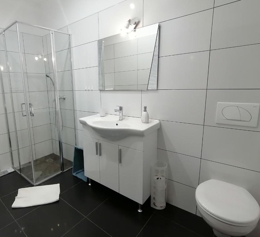 Apartment Srima Bagian luar foto