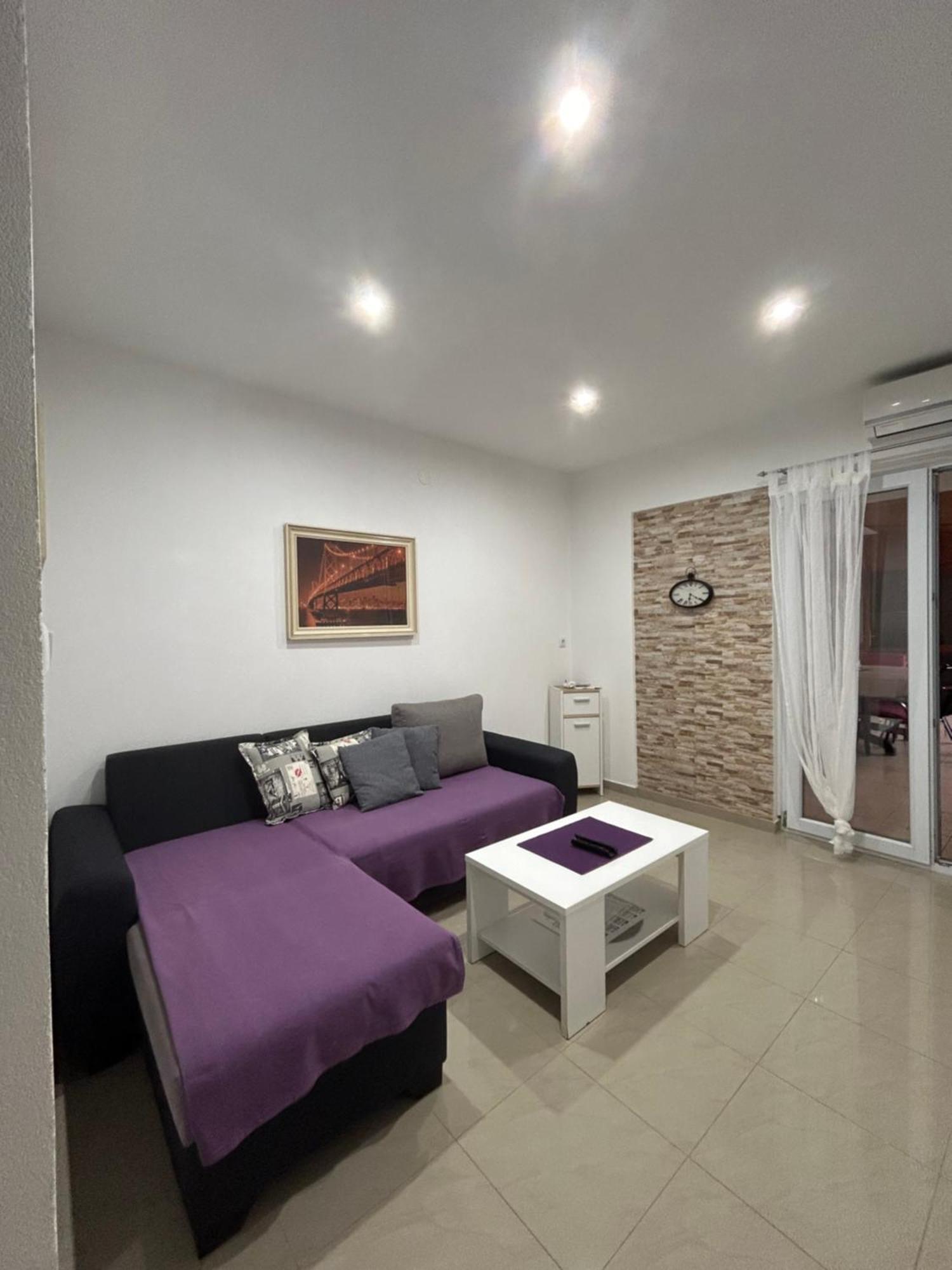 Apartment Srima Bagian luar foto