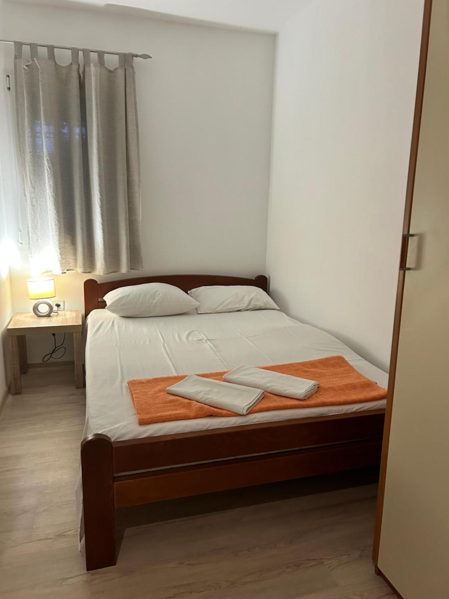 Apartment Srima Bagian luar foto