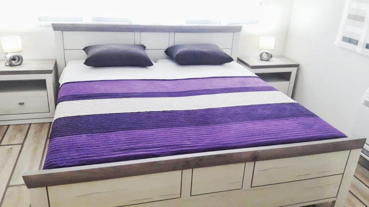 Apartment Srima Bagian luar foto